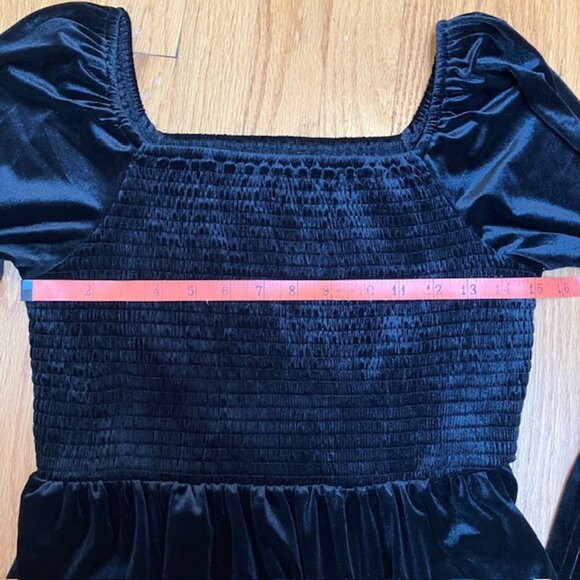 NWT Gap Long Sleeve Black Velvet Smocked Peplum top M - Picture 5 of 6